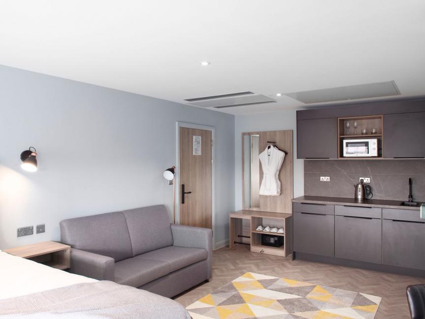 Aptel East | London | 16